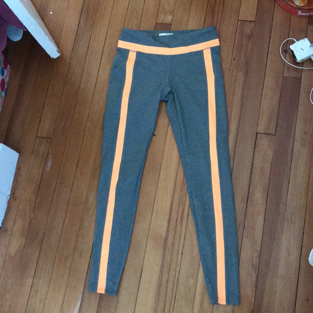 Never worn active leggings